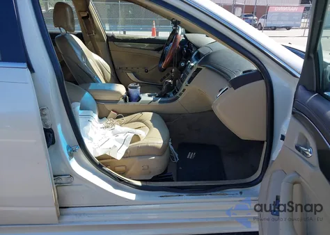 2013 Cadillac Cts Luxury z USA, uszkodzony, nr VIN 1G6DE5E51D0140555